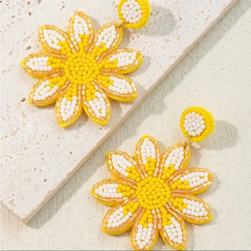 Yellow and White Beaded Flower Earrings - Picture 2 of 4